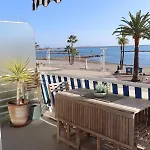 Pieds Dans L'eau